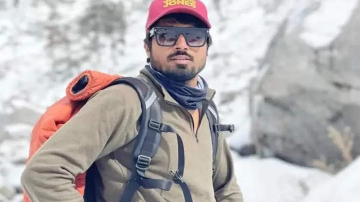 रेवाड़ी के नरेंद्र सिंह यादव ने तीसरी बार फतह किया माउंट एलब्रस, तिरंगा लहराकर रचा नया इतिहास