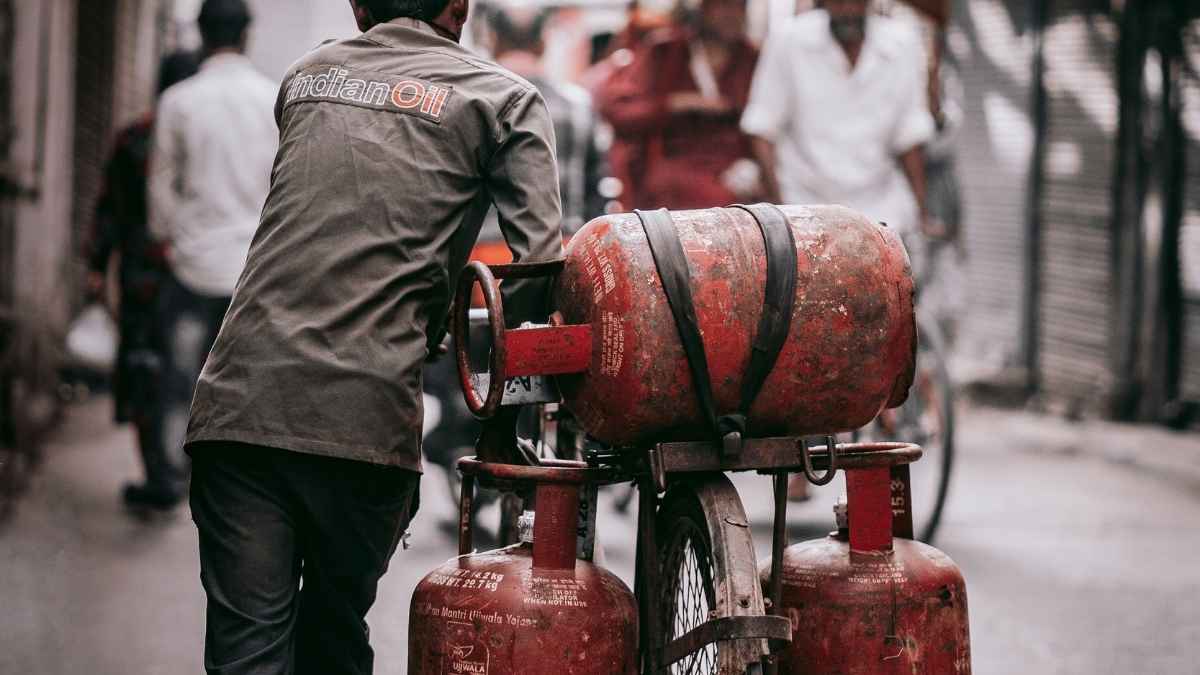 योगी सरकार का दीवाली तोहफा: 1.86 करोड़ महिलाओं को मुफ्त मिलेगा LPG सिलेंडर योगी सरकार का दीवाली तोहफा: 1.86 करोड़ महिलाओं को मुफ्त मिलेगा LPG सिलेंडर