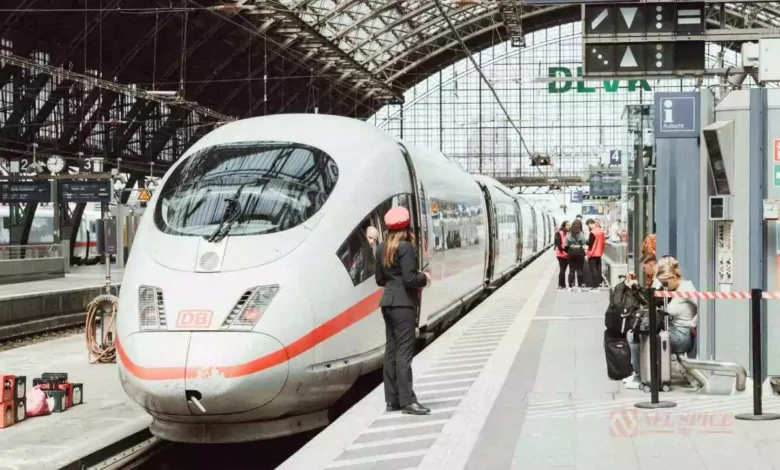 Vande Bharat Sleeper Train Lucknow to Mumbai Launch Date 2025