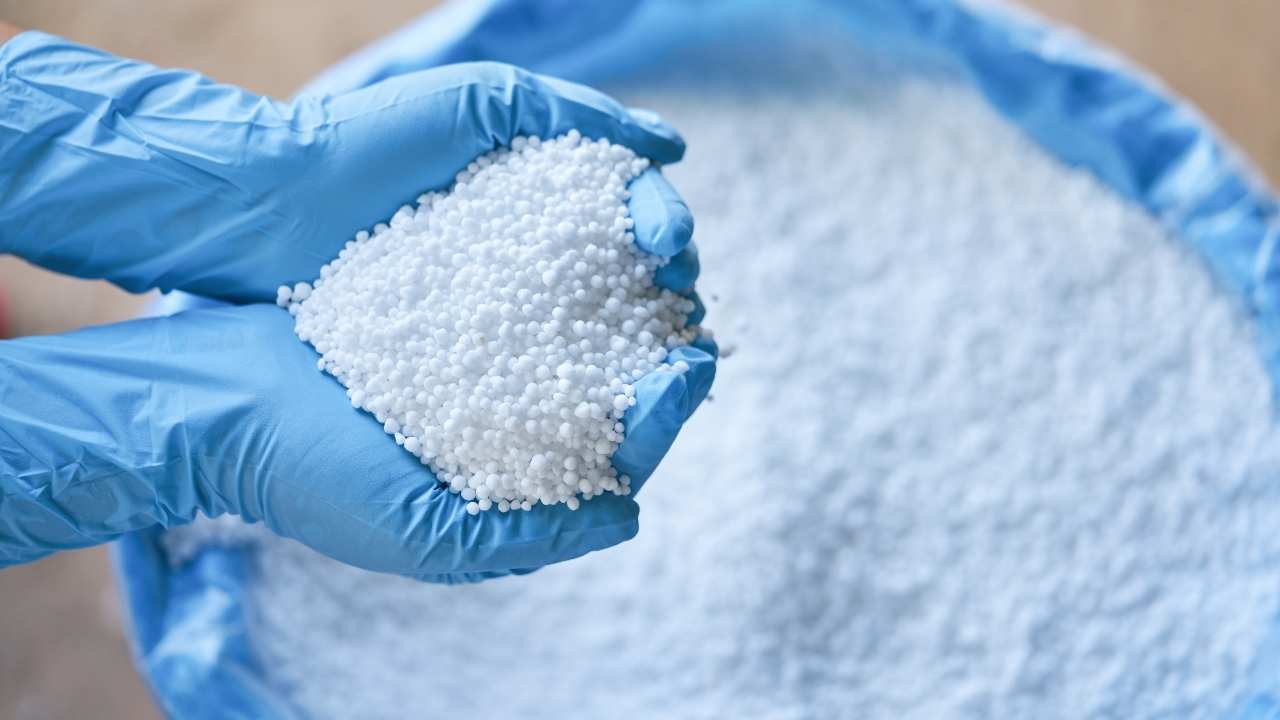 किसानों को यूरिया-डीएपी के साथ जबरन जिंक-कीटनाशक दिया तो होगी कार्यवाही, कृषि मंत्री ने दिए आदेश किसानों को यूरिया-डीएपी के साथ जबरन जिंक-कीटनाशक दिया तो होगी कार्यवाही, कृषि मंत्री ने दिए आदेश