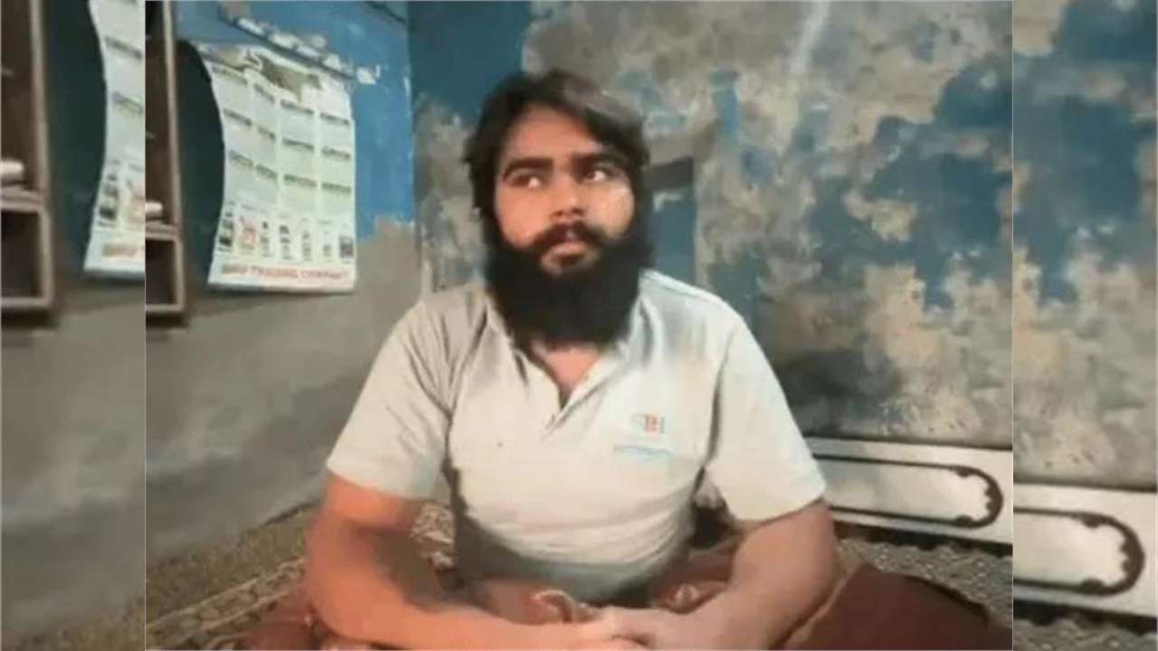 डंकी का खौफनाक सच: 75 लाख खर्च किए, जंगल में भूखे मरे, गोलीबारी में बचे, फिर बेड़ियां डालकर लौटा सोनू डंकी का खौफनाक सच: 75 लाख खर्च किए, जंगल में भूखे मरे, गोलीबारी में बचे, फिर बेड़ियां डालकर लौटा सोनू