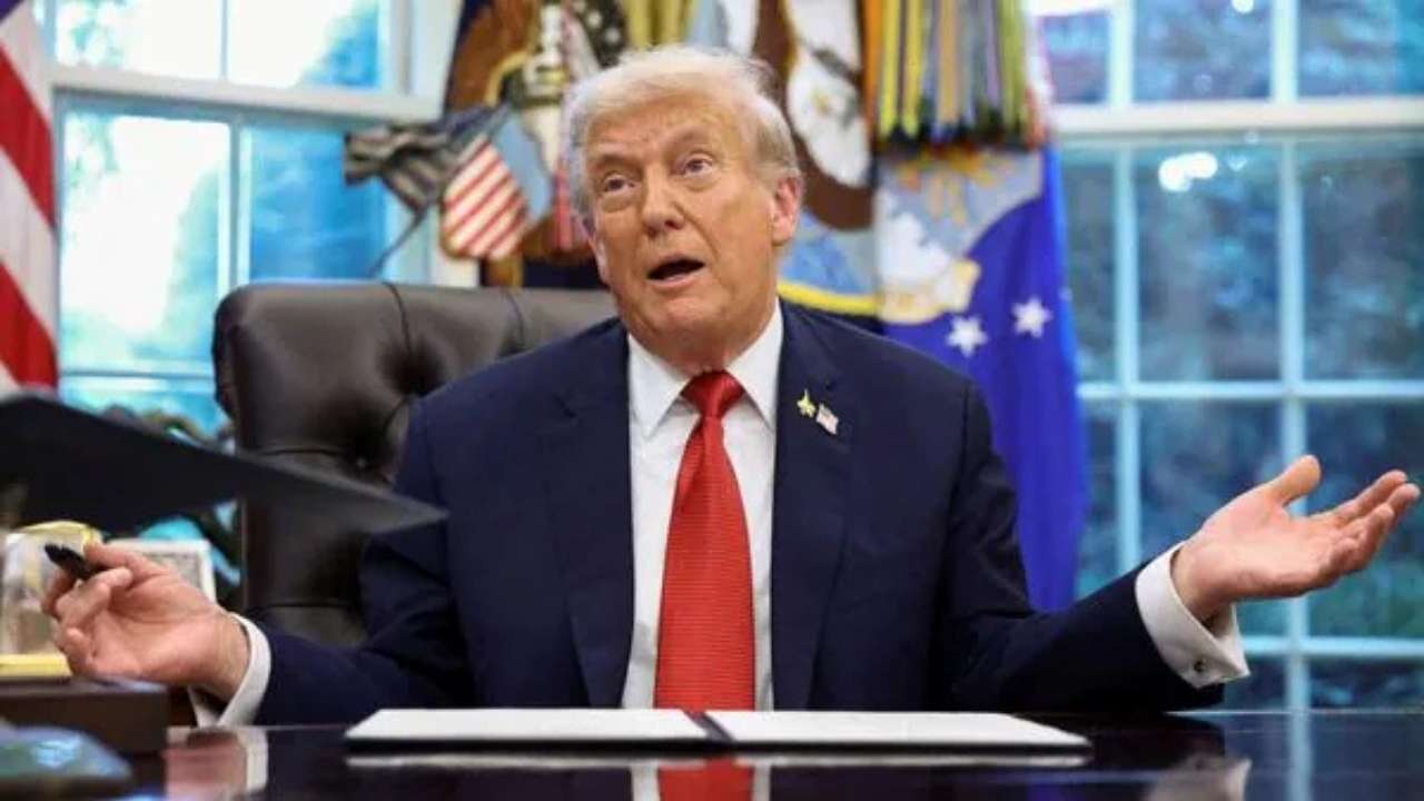 US Shutdown Crisis Worsens: Tough Trump Policy Exacerbates Situation, Salaries of Millions of Workers Stalemates Due to Senate Rifts US Shutdown Crisis Worsens: Tough Trump Policy Exacerbates Situation, Salaries of Millions of Workers Stalemates Due to Senate Rifts