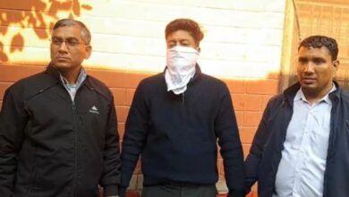 रेवाड़ी में रिश्वतकांड का पर्दाफाश: बीडीपीओ सौरव उपाध्याय 35 हजार की घूस लेते रंगे हाथ पकड़े, प्रशासन में हड़कंप रेवाड़ी में बड़ा रिश्वतकांड: बीडीपीओ सौरव उपाध्याय 35 हजार की घूस लेते रंगे हाथ गिरफ्तार, हड़कंप