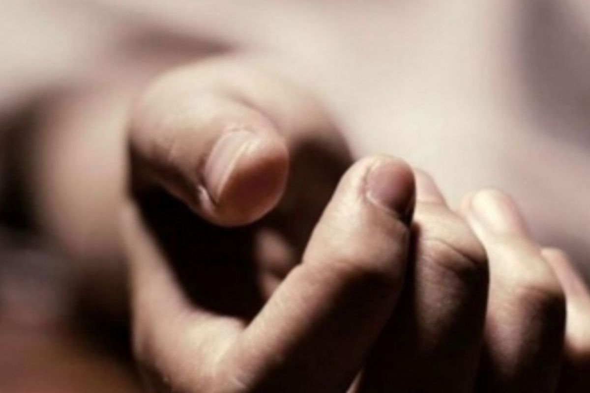 बाराबंकी के पूर्वांचल एक्सप्रेसवे पर भीषण हादसा, दो कारों में टक्कर के बाद लगी आग Barabanki case