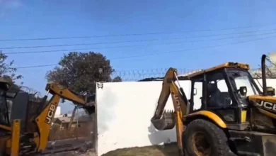 गुरुग्राम में हिस्ट्रीशीटर पर बड़ा एक्शन: अलीपुर गांव में सोनू राठी का घर ध्वस्त गुरुग्राम में हिस्ट्रीशीटर पर बड़ा एक्शन: अलीपुर गांव में सोनू राठी का घर ध्वस्त