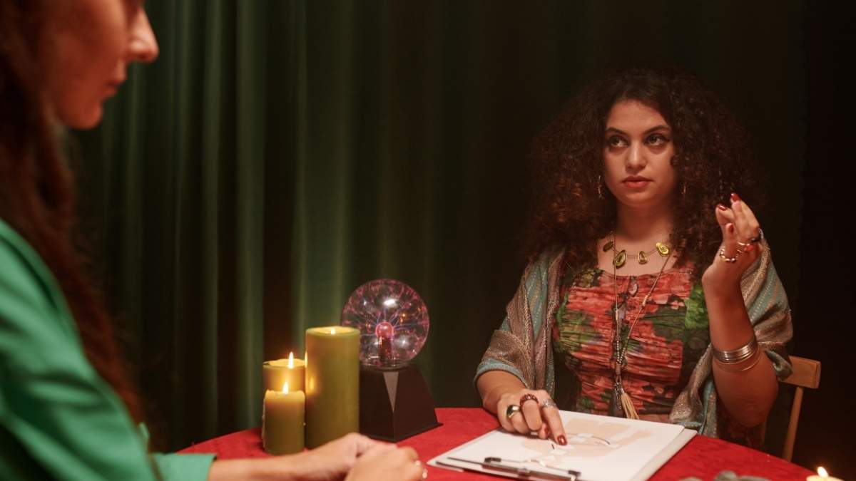 मूलांक 1 वाले होते है स्पेशल: क्यों ये लोग जन्मजात लीडर बन जाते हैं? जानिए क्या कहता है अंक ज्योतिष