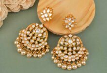 Silver Price Record: चांदी ने रचा इतिहास, 3 लाख के करीब पहुंचे भाव, सोने की कीमतों में बड़ी गिरावट; चेक करें आज का रेट