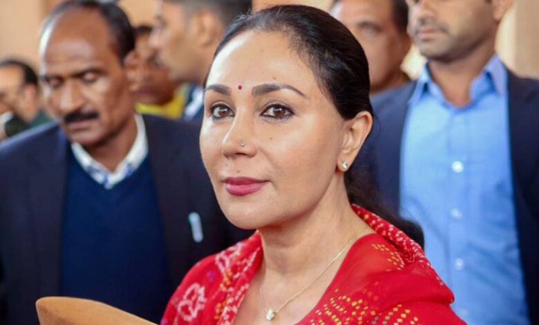 Rajasthan Budget 2026: युवाओं के लिए खुला सरकारी खजाना! बिना ब्याज 10 लाख का लोन और फ्री लैपटॉप, दीया कुमारी ने कर दी घोषणाओं की बौछार